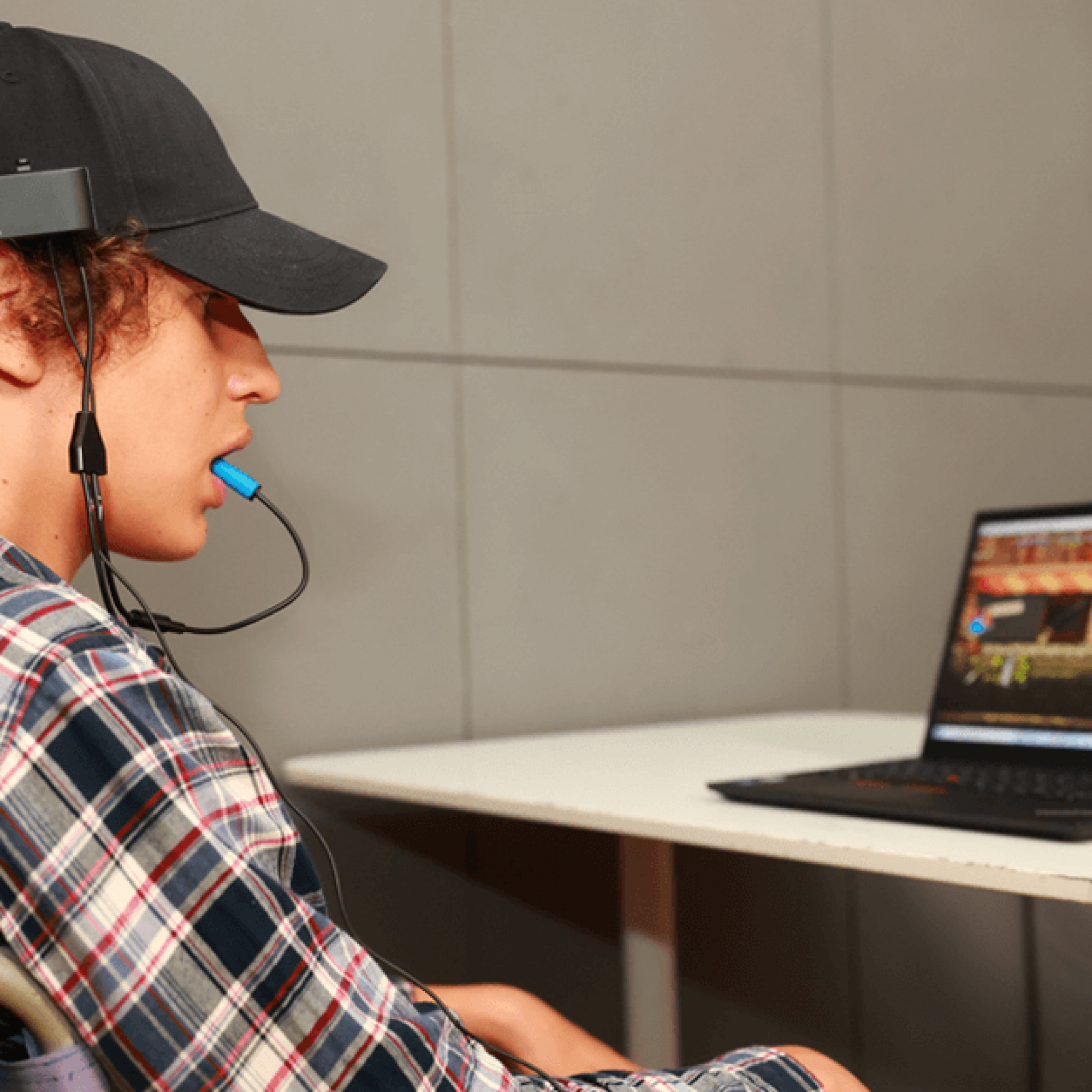 GlassOuse PRO — пристрій керування комп’ютером для людей з обмеженою мобільністю рук